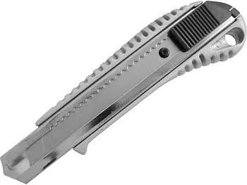 Formázott teljesen fém vágókés 18mm AUTOLOCK cserélhető pengével Formázott teljesen fém vágókés 18mm AUTOLOCK cserélhető pengével