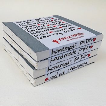 Kézi Khadi papírok tömb 21x21cm 100g